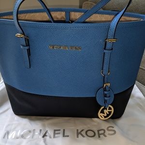 Beautiful Michael Kors 2 Tone Tote